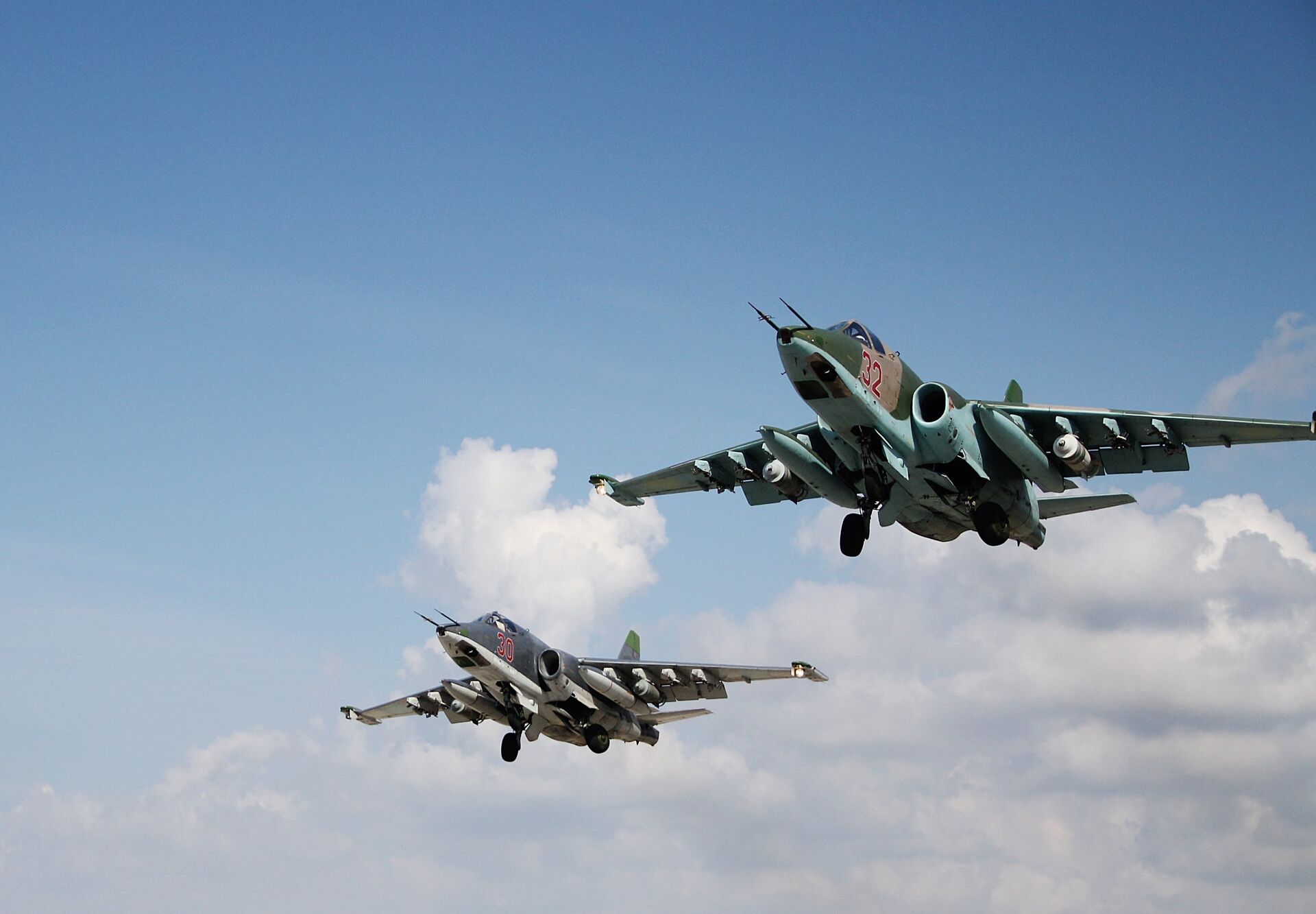 Российские штурмовики Су-25 взлетают с авиабазы Хмеймимв Сирии - ПРАЙМ, 1920, 31.08.2023