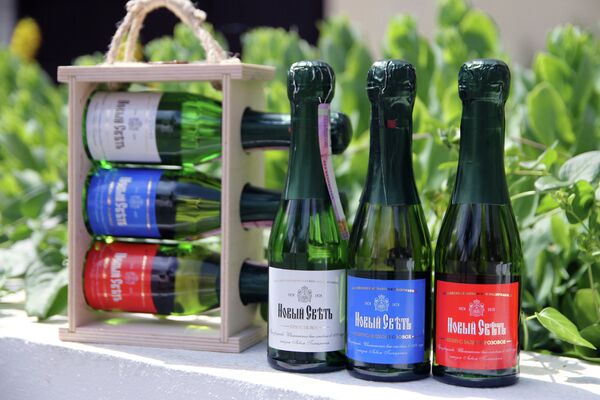 #Производство сувенирного набора шампанского Новый свет