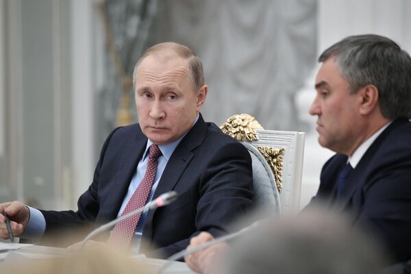Президент РФ Владимир Путин проводит встречу с руководством Совета Федерации РФ и Государственной Думы РФ. 25 декабря 2017