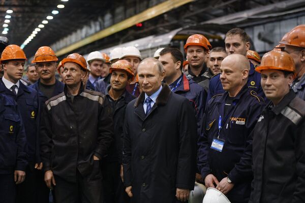 Президент РФ Владимир Путин во время встречи с рабочими Тверского вагоностроительного завода. 10 января 2018