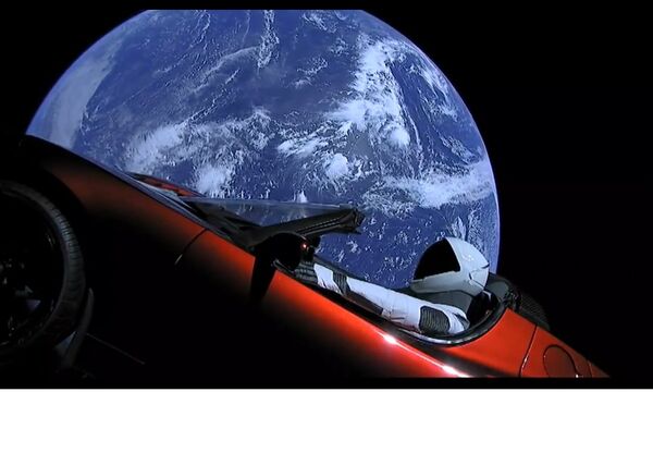 #Илон Маск опубликовал видео с Tesla на орбите Земли