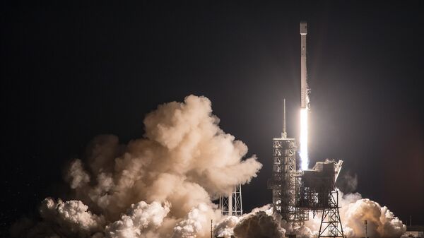 Старт ракеты Falcon 9 со спутником EchoStar 23 со стартовой площадке SpaceX на космодроме на мысе Канаверал. 16 марта 2017