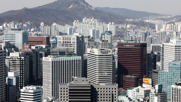 Вид на Сеул со смотровой площадки парка Намсан