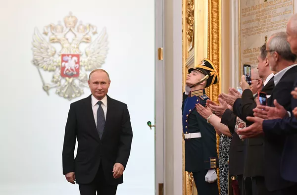 #Избранный президент РФ Владимир Путин во время церемонии инаугурации в Кремле. 7 мая 2018 #Избранный президент РФ Владимир Путин во время церемонии инаугурации в Кремле. 7 мая 2018