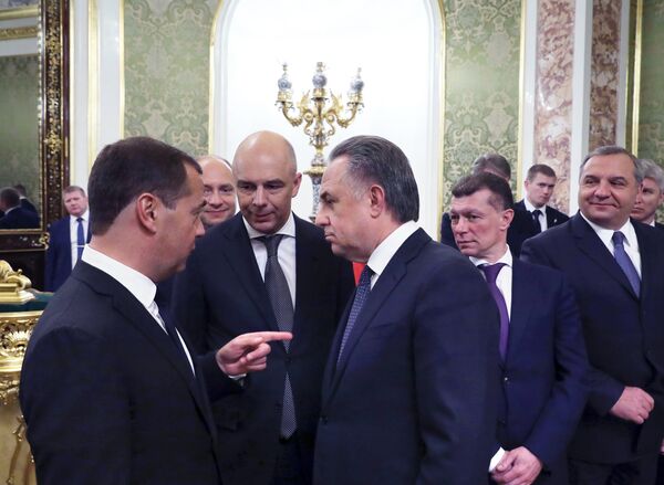 Дмитрий Медведев, Виталий Мутко и Антон Силуанов перед началом встречи с президентом РФ Владимиром Путиным. 6 мая 2018
