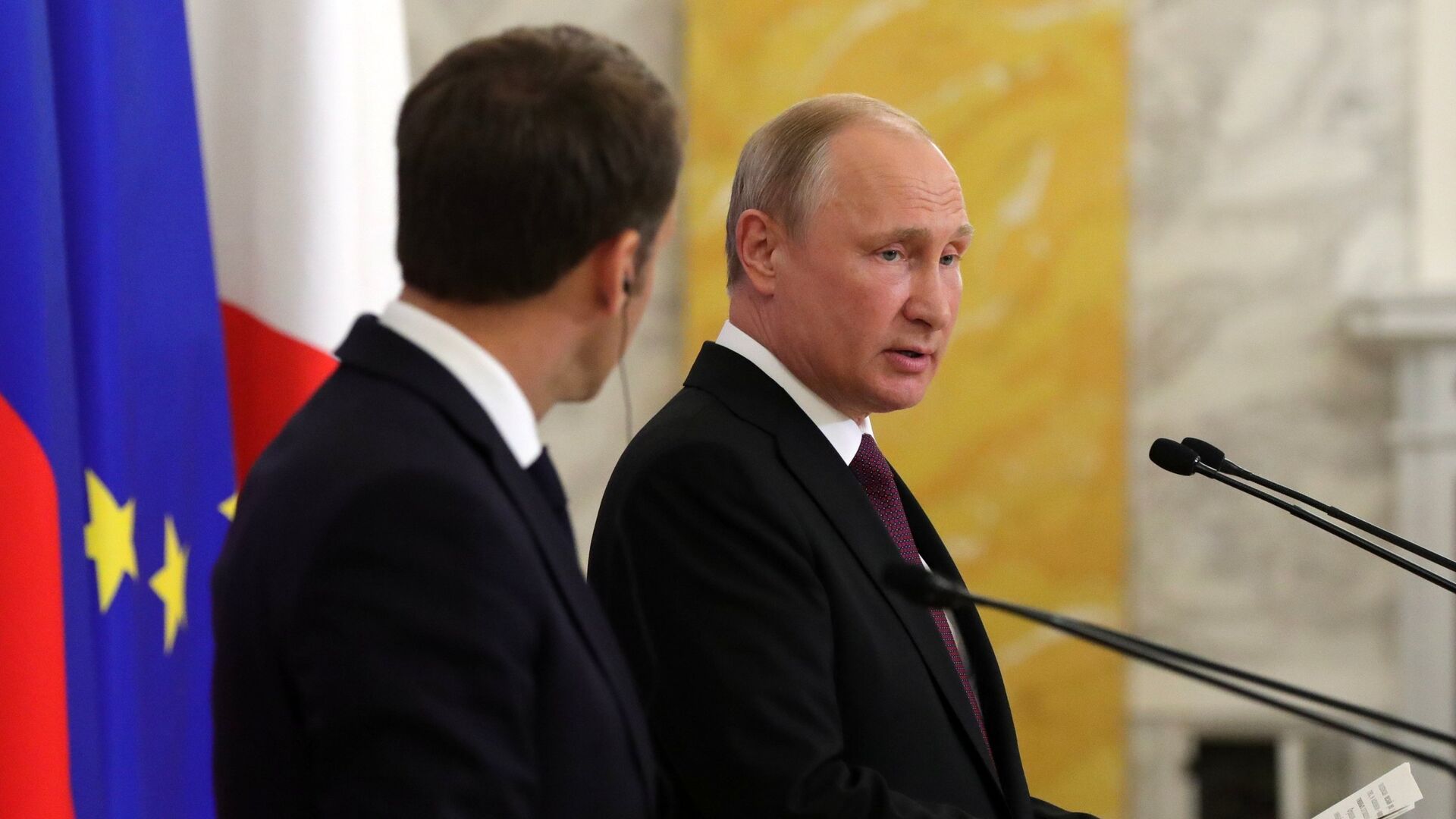 Президент РФ Владимир Путин и президент Франции Эммануэль Макрон - ПРАЙМ, 1920, 01.07.2025