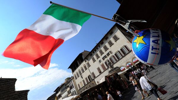 %Итальянский флаг на улице во Флоренции