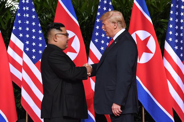 %Рукопожатие Трампа и Ким Чен Ына 12.06.2018