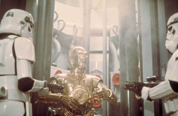 %Робот C-3PO