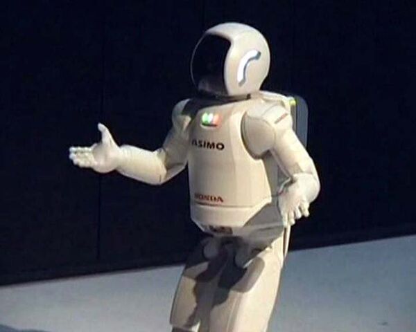Человекоподобный робот ASIMO отплясывал на своем 10-летнем юбилее