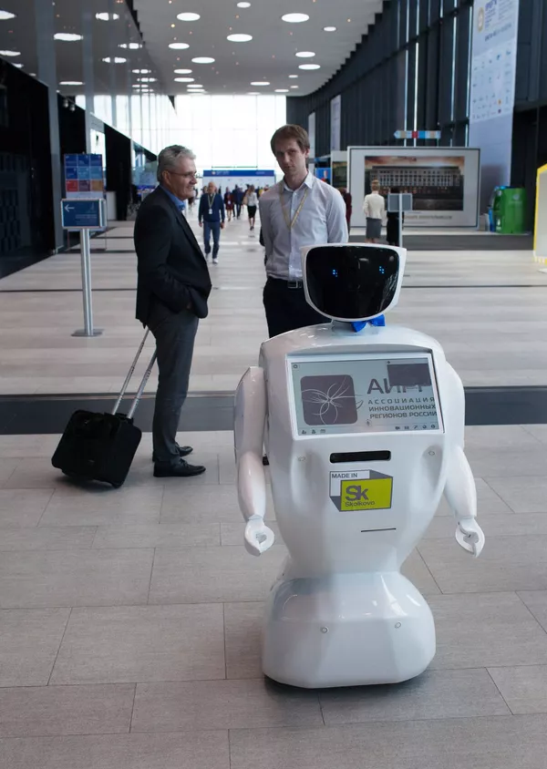 Робот Promobot