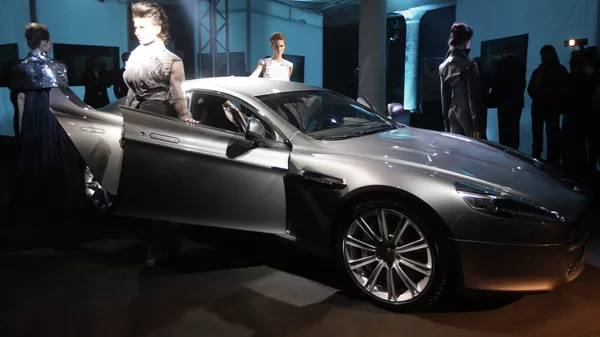 Автомобиль Aston Martin Rapide 