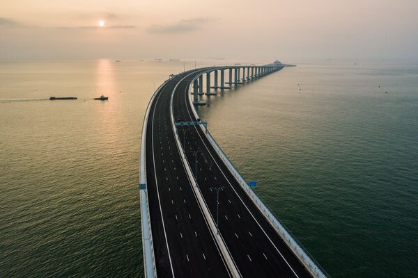%Мост между городами Гонконг, Макао и Чжухай