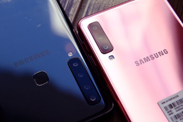 % Презентация новых смартфонов Samsung