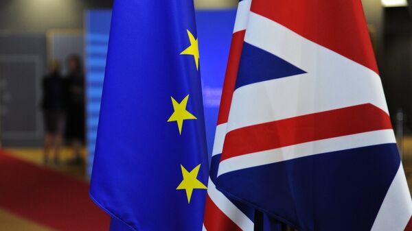  Флаги Европейского союза и Великобритании перед началом саммита ЕС в Брюсселе