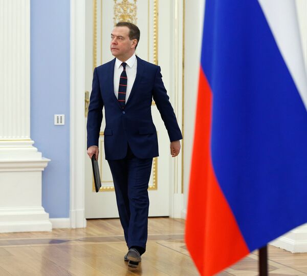 %Премьер-министр РФ Д. Медведев провел заседание правительственной комиссии