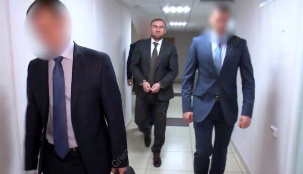 %Сенатор Р. Арашуков и его отец задержаны по подозрению в ряде преступлений