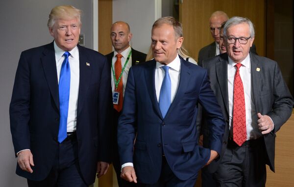%Дональд Трамп, Дональд Туск и Жан-Клод Юнкер (слева направо)