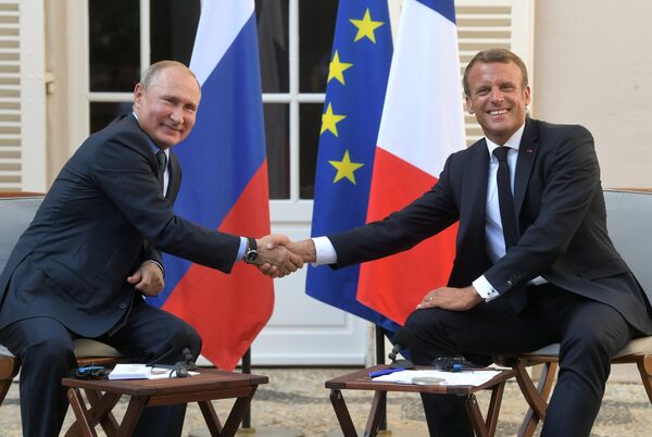 %Рабочий визит президента РФ В. Путина во Францию
