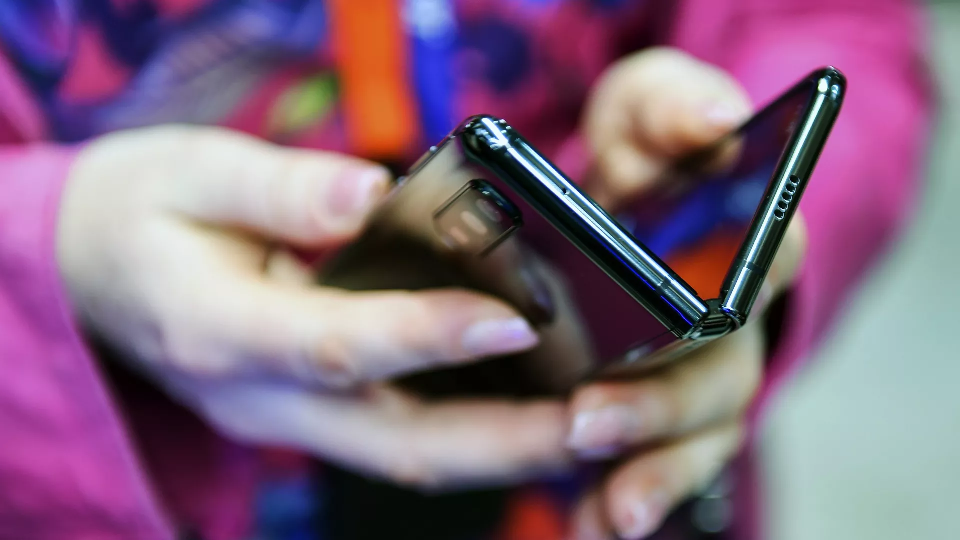 %Новый складной смартфон Samsung Galaxy Fold - ПРАЙМ, 1920, 06.10.2020