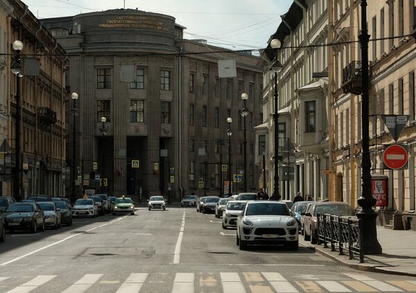 %Санкт-Петербург во время режима самоизоляции жителей
