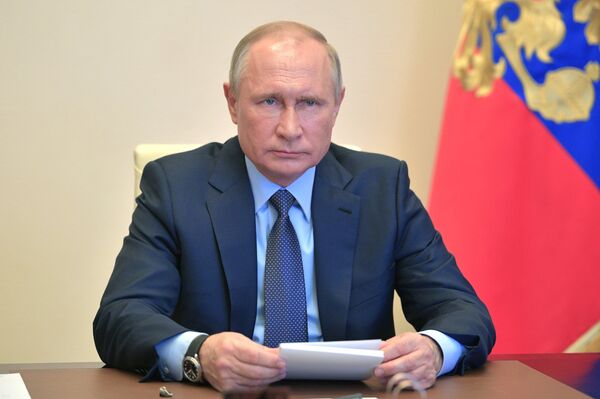 %Президент РФ В. Путин провел совещание по вопросам развития автомобильной промышленности
