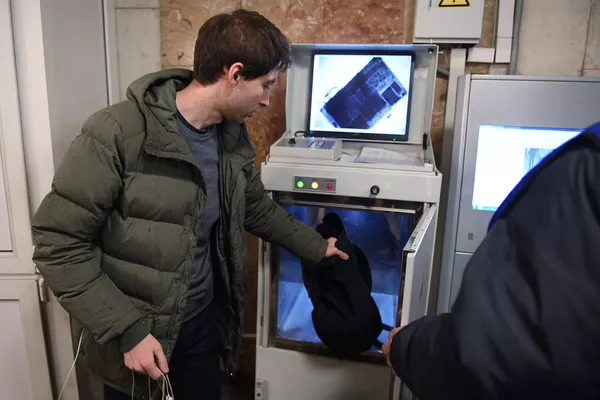 %Досмотр багажа