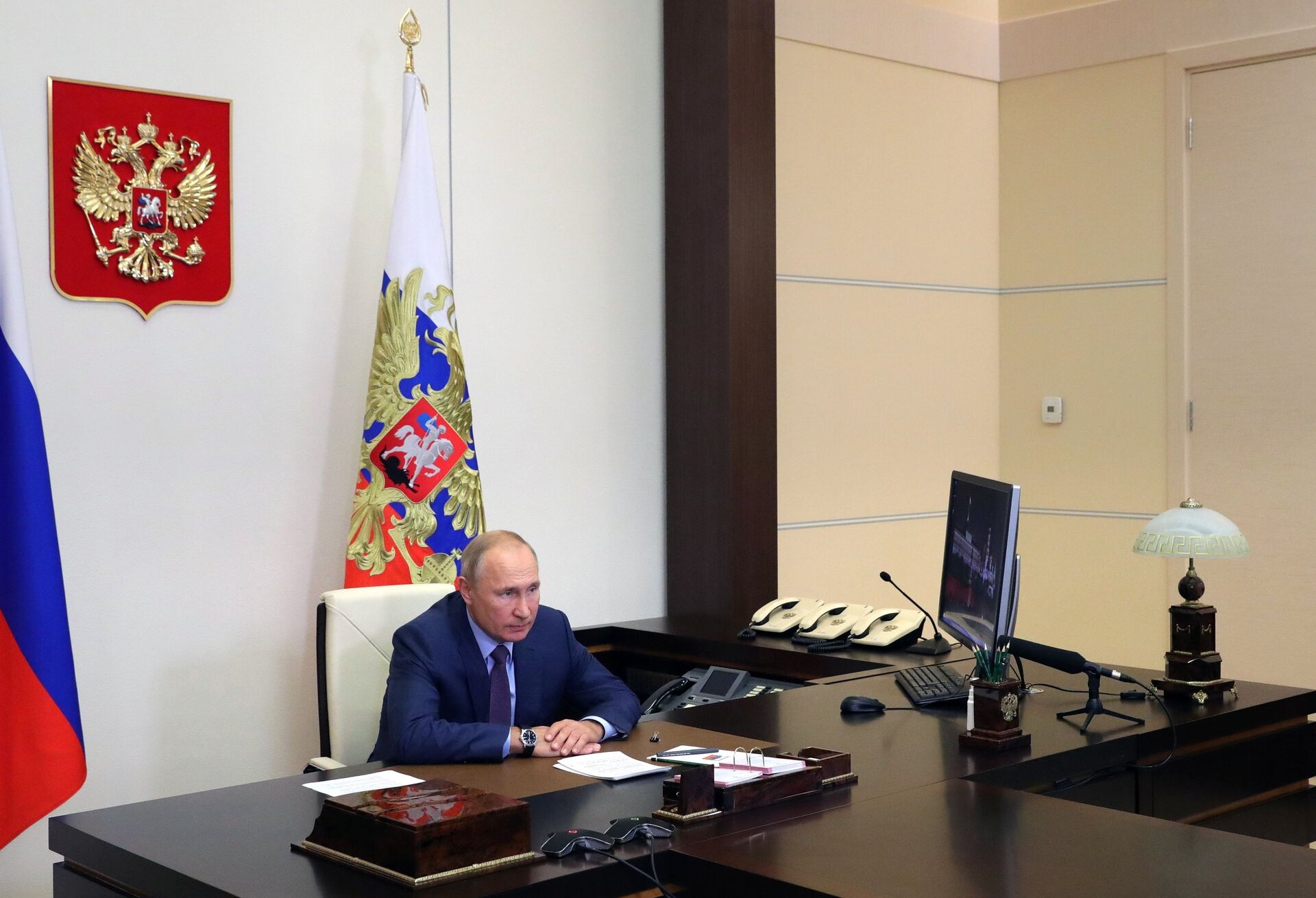 %Президент РФ В. Путин провел совещание по ликвидации последствий наводнения в Иркутской области в 2019 году - ПРАЙМ, 1920, 08.09.2020