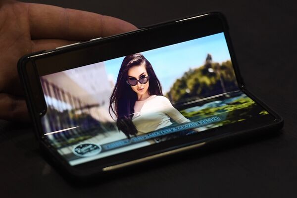 Samsung Galaxy Fold с гибким экраном