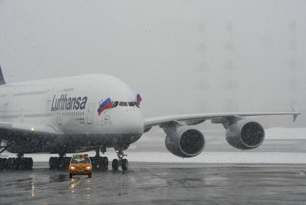 Прилет авиалайнера Lufthansa A380 в аэропорт Внуково