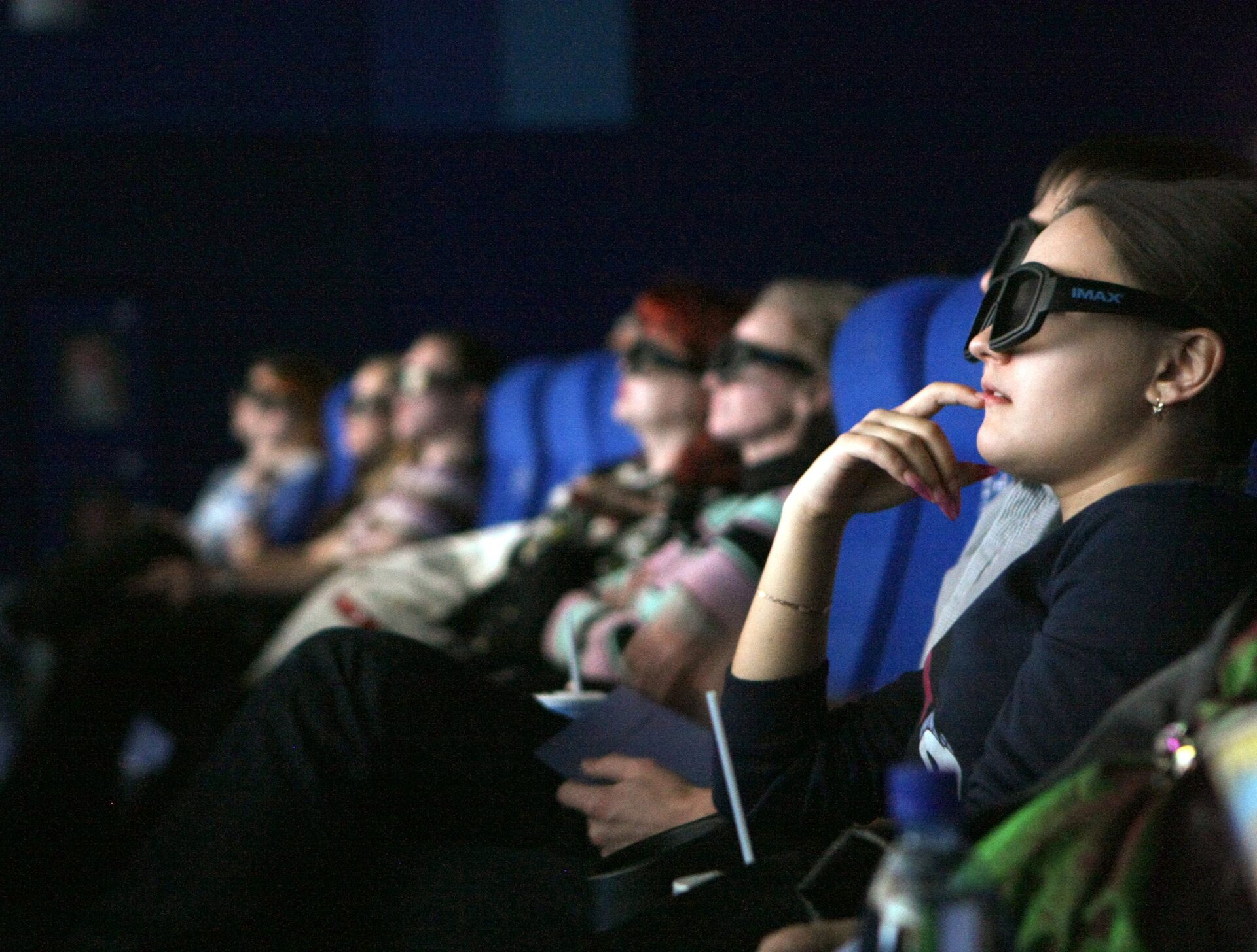 Зрители в кинозале IMAX - ПРАЙМ, 1920, 02.01.2021