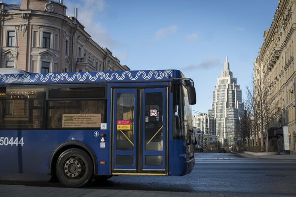 Автобус в районе Пушкинской в Москве