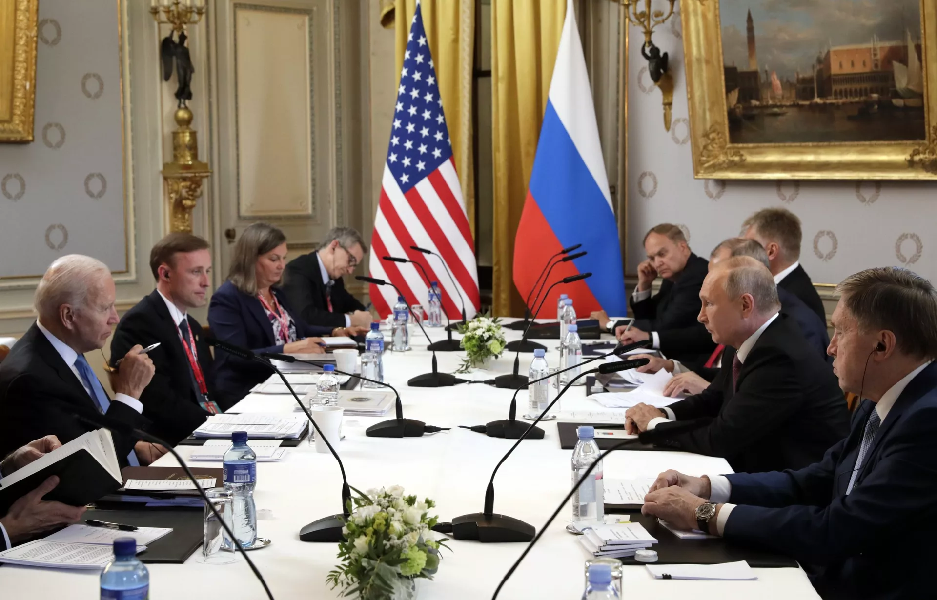 Встреча президентов России и США В. Путина и Дж. Байдена в Женеве - ПРАЙМ, 1920, 16.10.2021