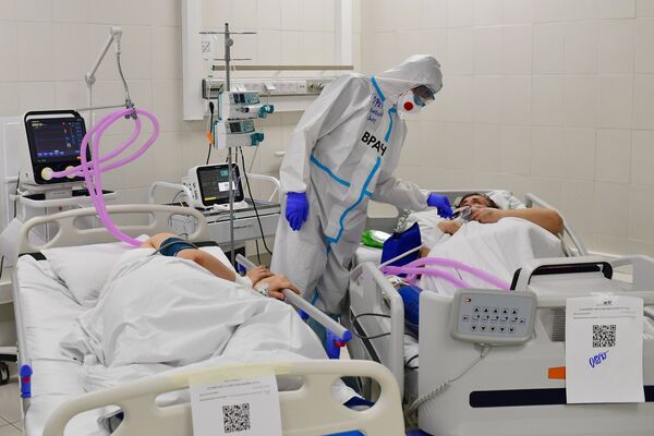 Лечение больных с COVID-19 в резервном госпитале в АТЦ Москва