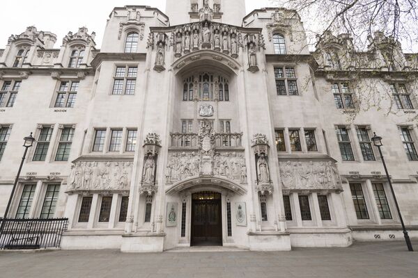 Верховный суд Ве­ли­коб­ри­та­нии на Парламентской площади в Лондоне.