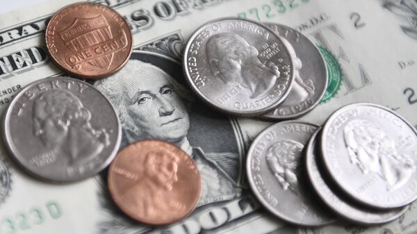 Доллар на Мосбирже переходит к снижению