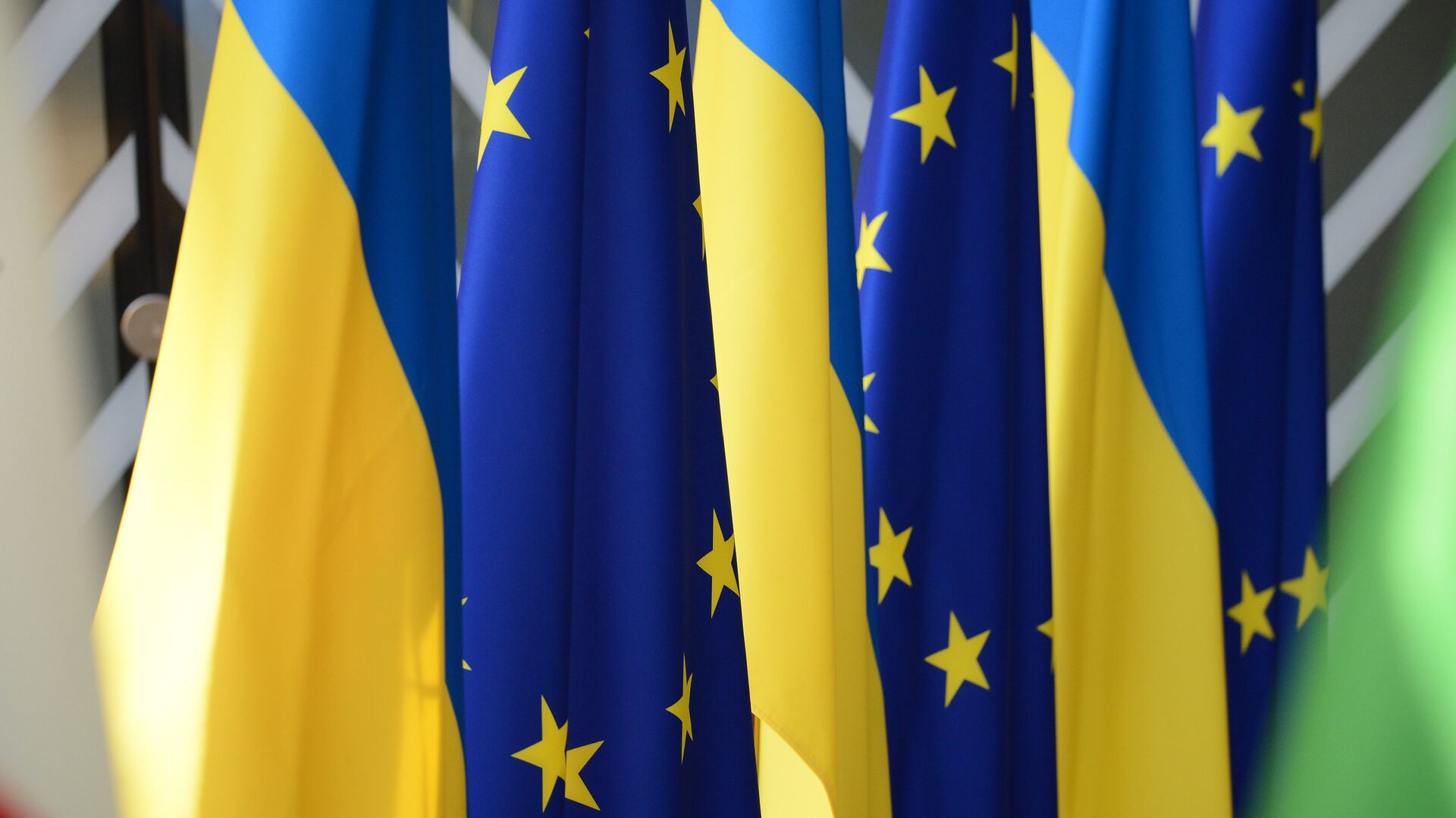 Флаги Украины и Европейского Союза - ПРАЙМ, 1920, 21.11.2023