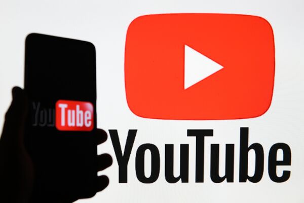 Логотип видеохостинга YouTube.