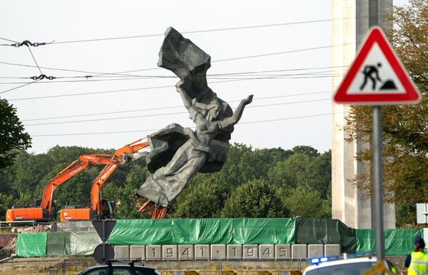 Снос памятника Освободителям Риги