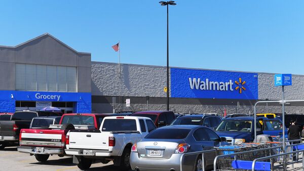 Власти США предупредили о появлении радиоактивных креветок в сети Walmart