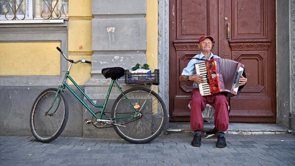 Мужчина на улице в городе Гвардейске
