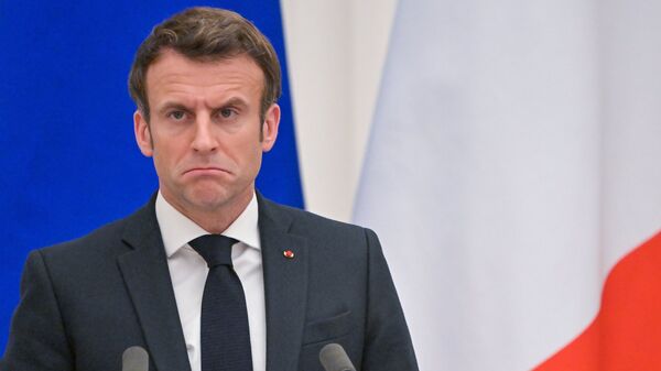 Макрон кличет беду на Францию, заявили в Госдуме