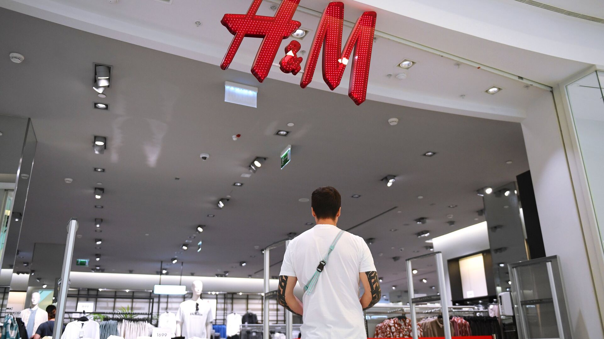 Магазин H&M открылся в Метрополисе - ПРАЙМ, 1920, 04.10.2022