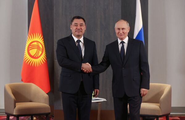 Президент РФ Владимир Путин и президент Киргизии Садыр Жапаров