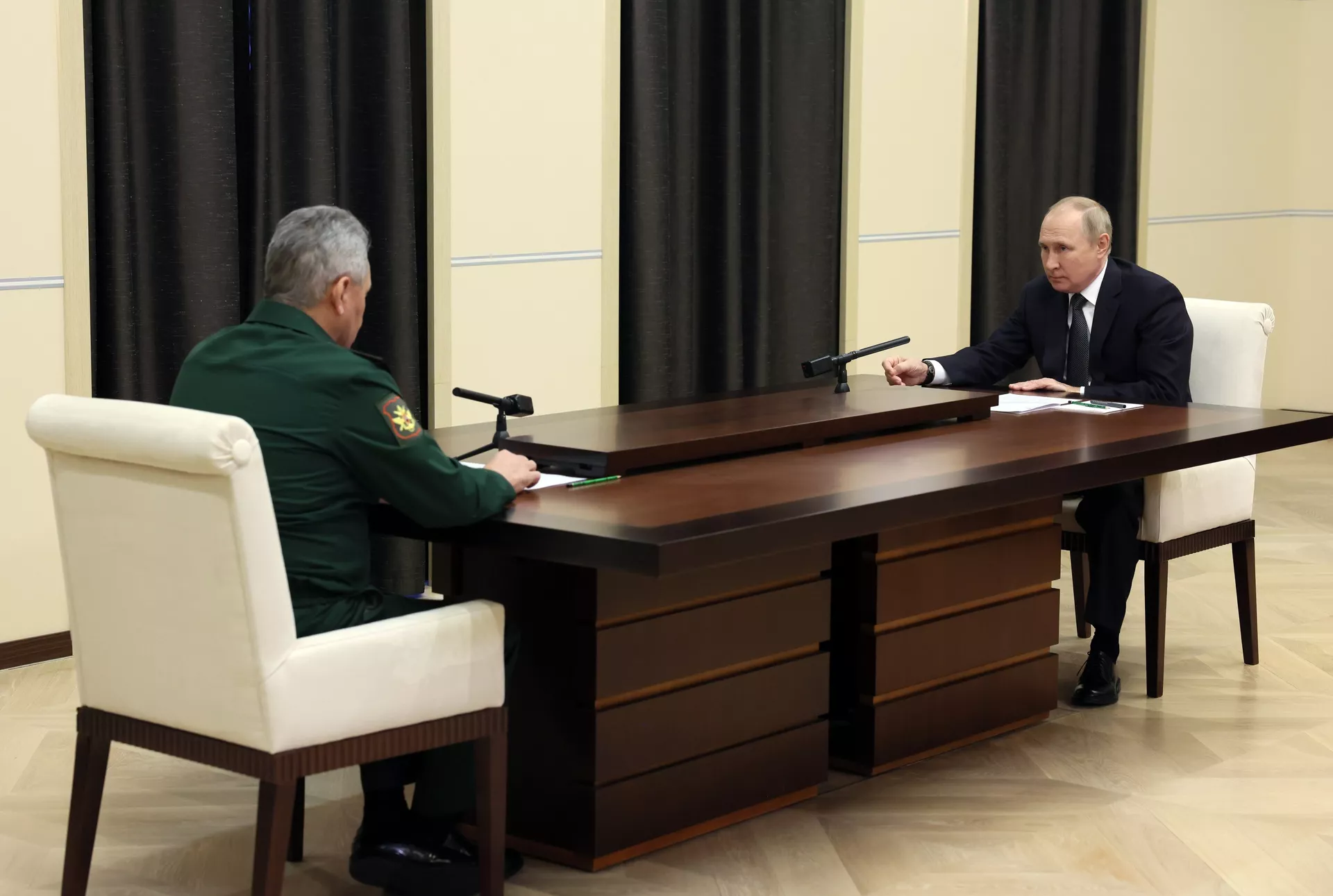 Президент РФ В. Путин провел встречу с министром обороны РФ С. Шойгу - ПРАЙМ, 1920, 28.10.2022