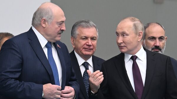 Президент РФ Владимир Путин и президент Белоруссии Александр Лукашенко