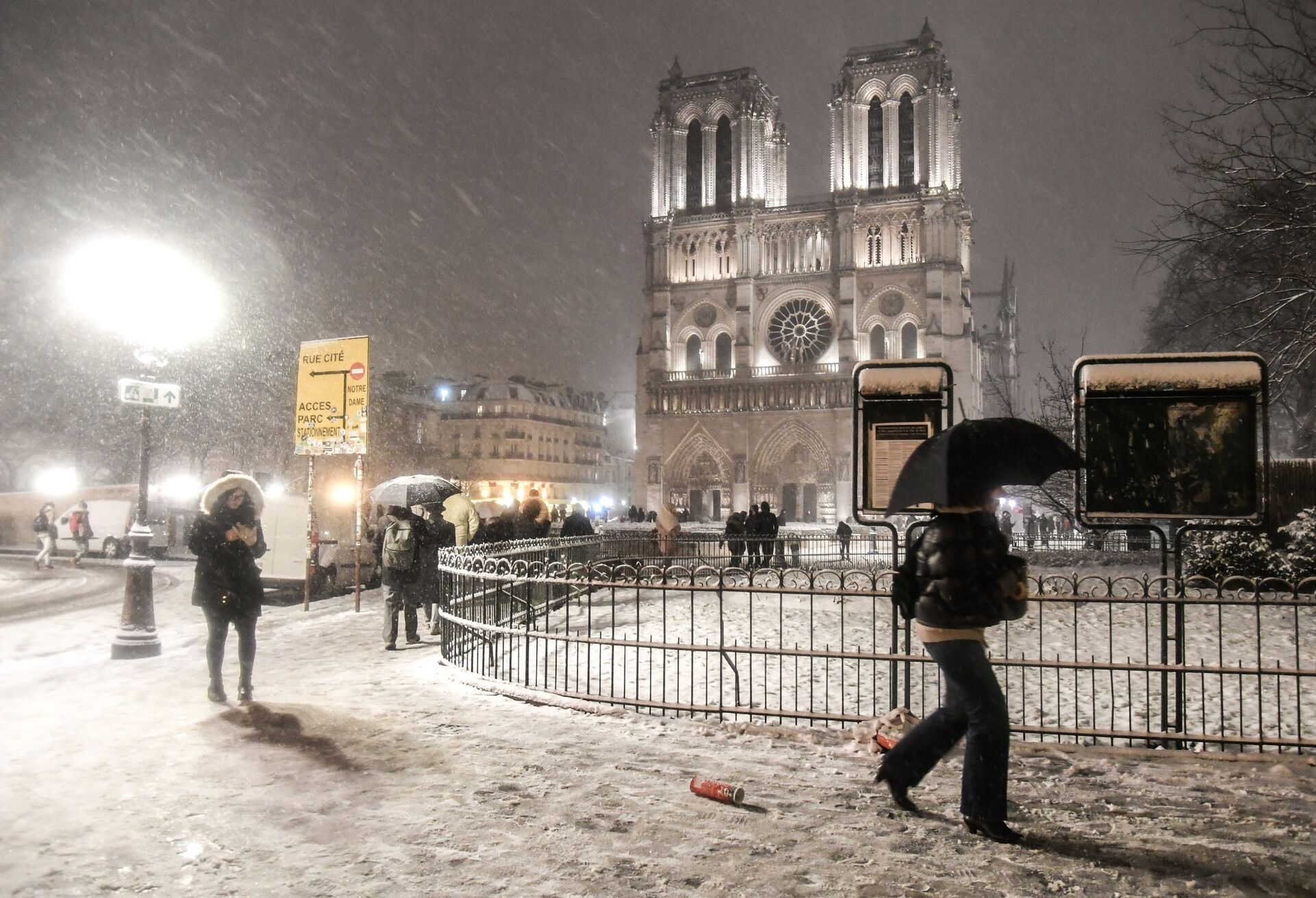 Снегопад в Париже - ПРАЙМ, 1920, 22.12.2022