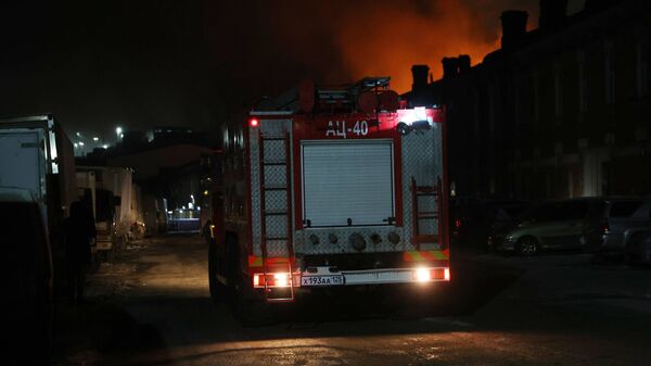 Крупный пожар на складе во Владивостоке