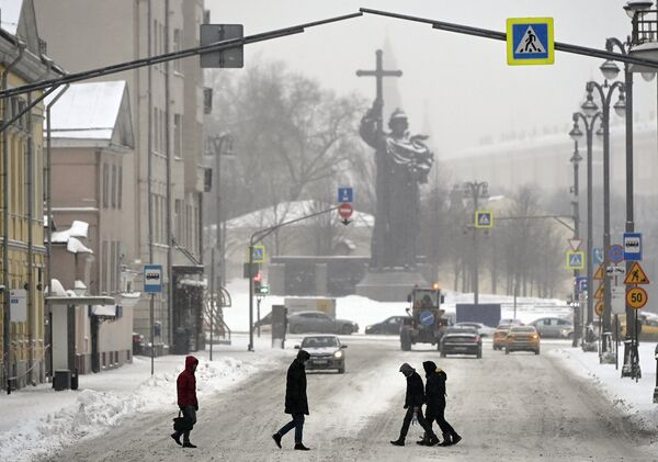 Снег в Москве