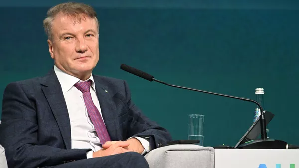 Сбербанк до конца года закончит сокращение сотрудников, заявил Греф